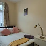 Lovely Room In Coventry